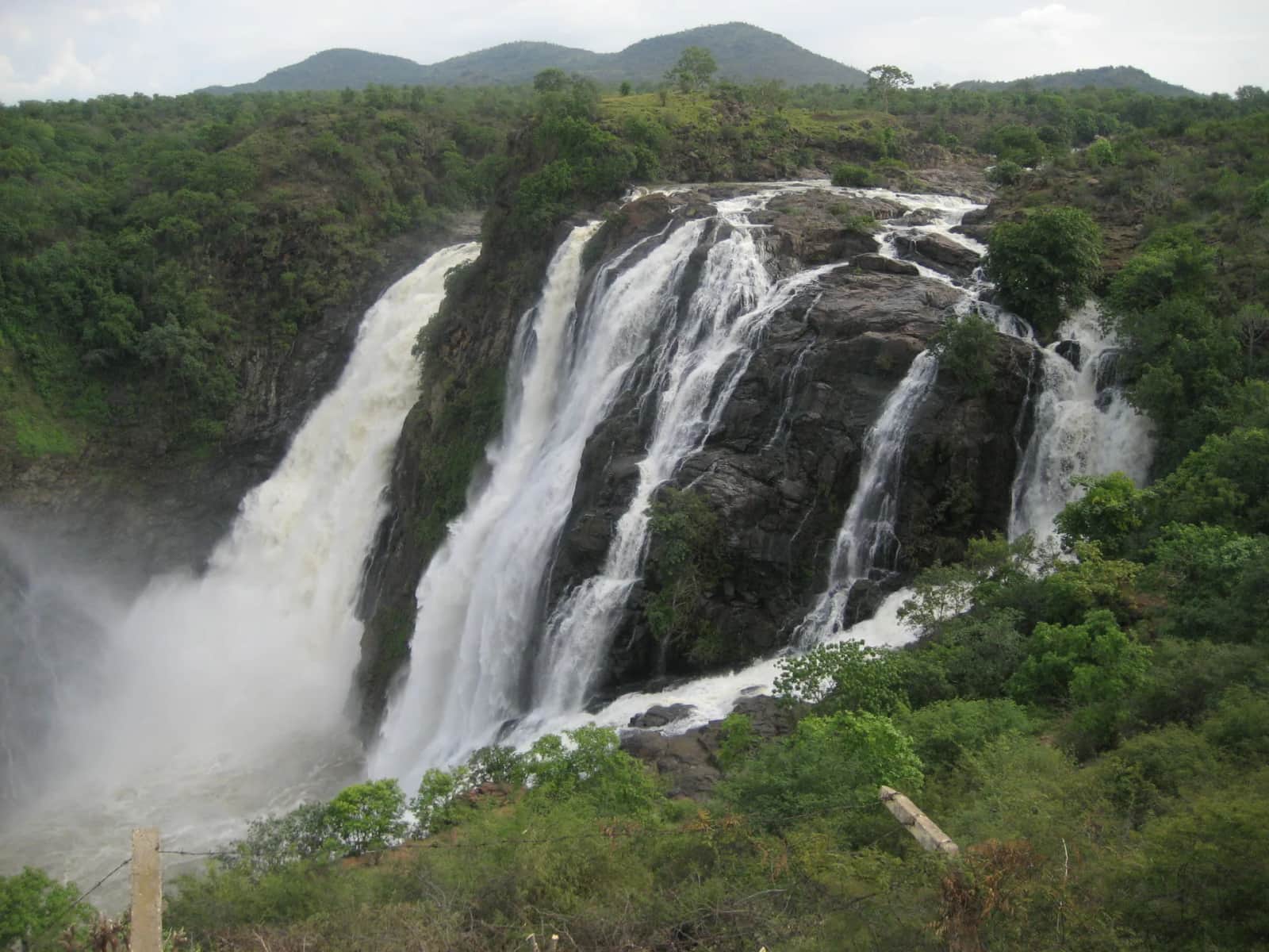 Gaganachukki Waterfalls 5